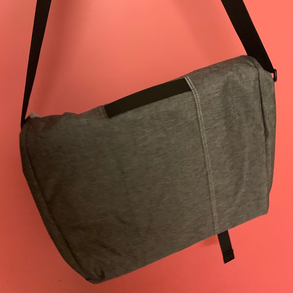 Crossbody backpack - Picture 3 of 4